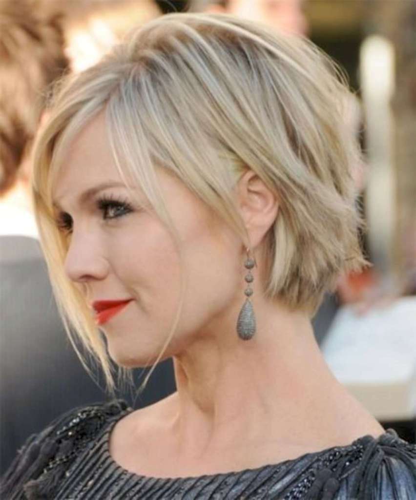 Short Hairstyles For Round Faces - 7