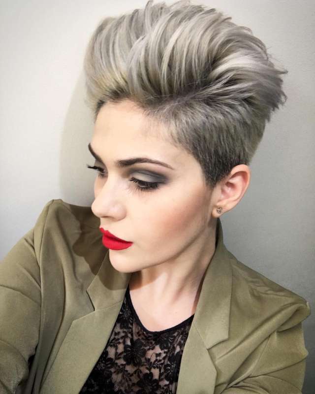Short To Medium Hairstyles For Fine Hair 2017