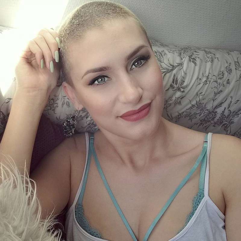 Happy Delphy Short Hairstyles - 4