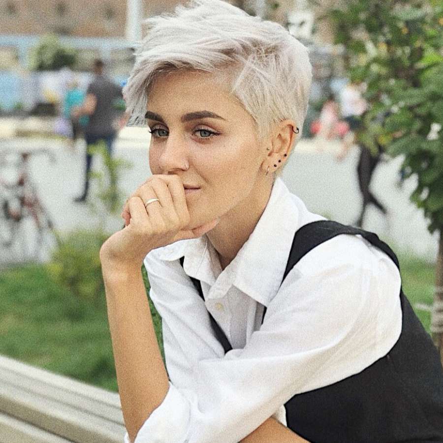 Yulia Short Hairstyles - 9