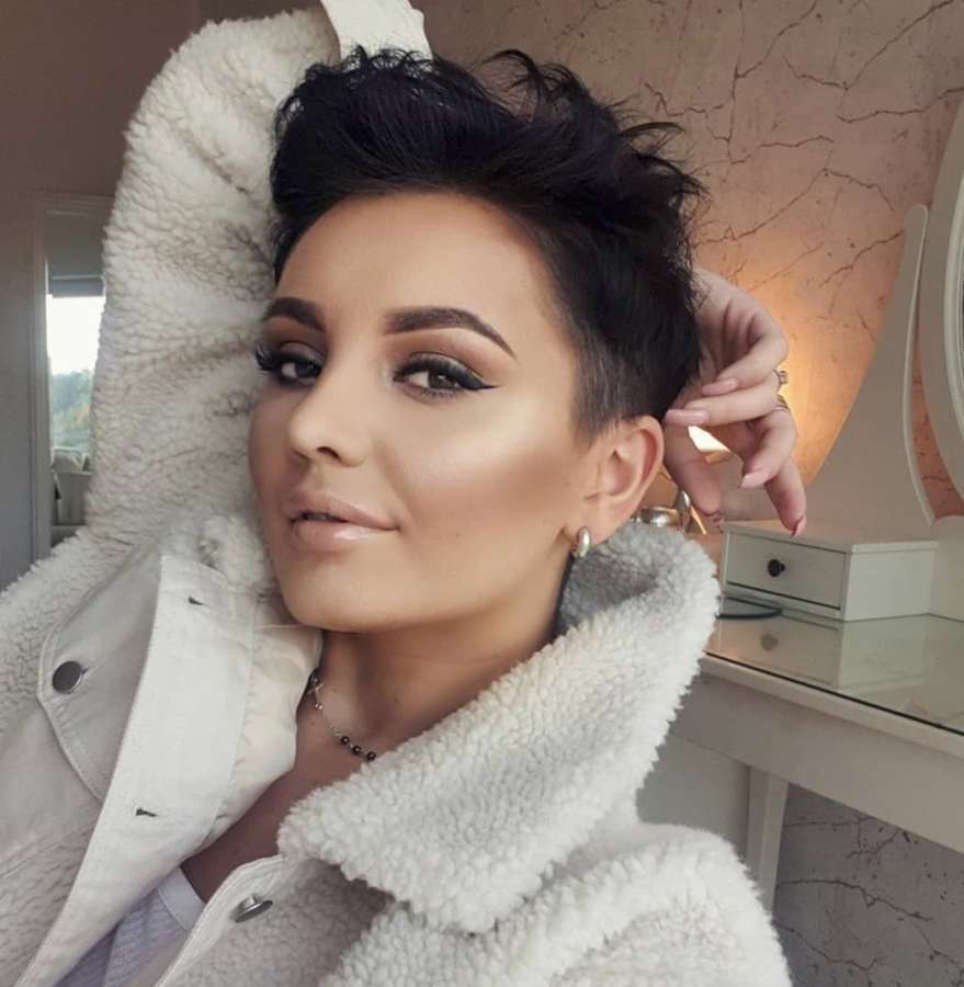 Nikola Sýkorová Short Hairstyles - 1