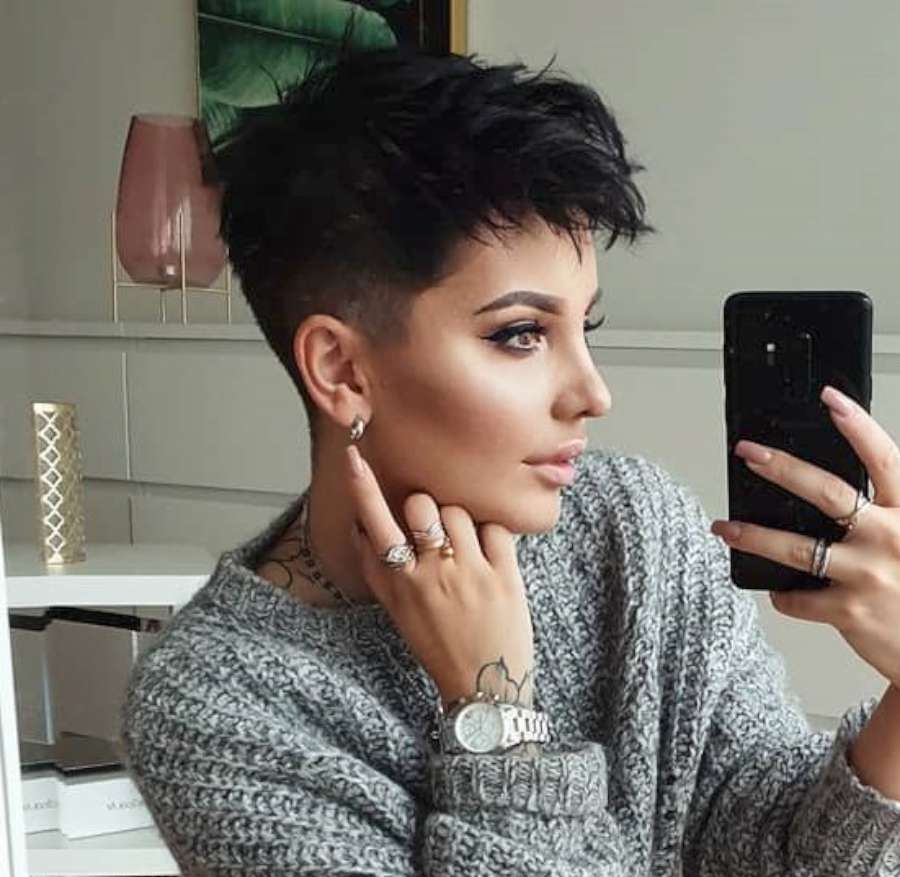 Nikola Sýkorová Short Hairstyles - 7